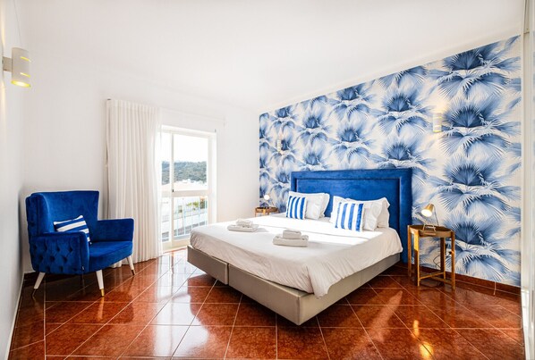 3 bedrooms, in-room safe, iron/ironing board, free WiFi