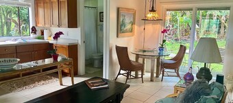 JJs Hāna Hale - Farm House