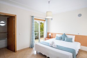 2 soverom, safe på rommet, strykejern/-brett og wi-fi (inkludert)