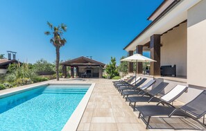 Piscine extérieure