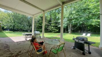 Private beach, beach umbrellas, beach towels, kayaking