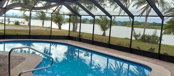 Discount offer From Sept. to May. Beautiful Pool Home, with views of the bay, 