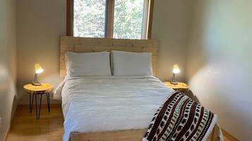 4 bedrooms, travel cot, free WiFi, bed sheets