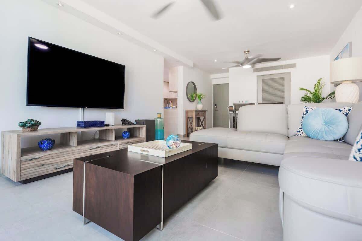 テレビ、書斎 / ワークスペース