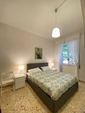 4 chambres, fer et planche à repasser, Wi-Fi gratuit, draps fournis