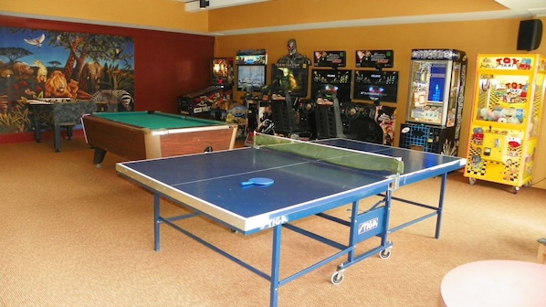 Condo (PB Dec 26th-Jan 2nd, 1Car, Lincoln) | Games room
