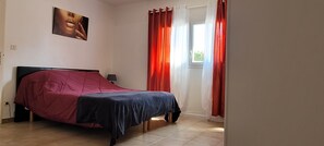 4 Schlafzimmer, Bügeleisen/Bügelbrett, Reisekinderbett, kostenloses WLAN