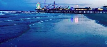 My Blue Heaven Luxe Beach🌞 Heated Pool 🌞 near Pier & Strand 🌞 2 King Beds 5 Star