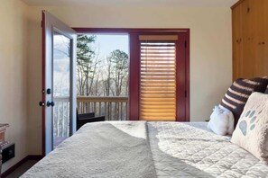 4 bedrooms, iron/ironing board, travel cot, WiFi