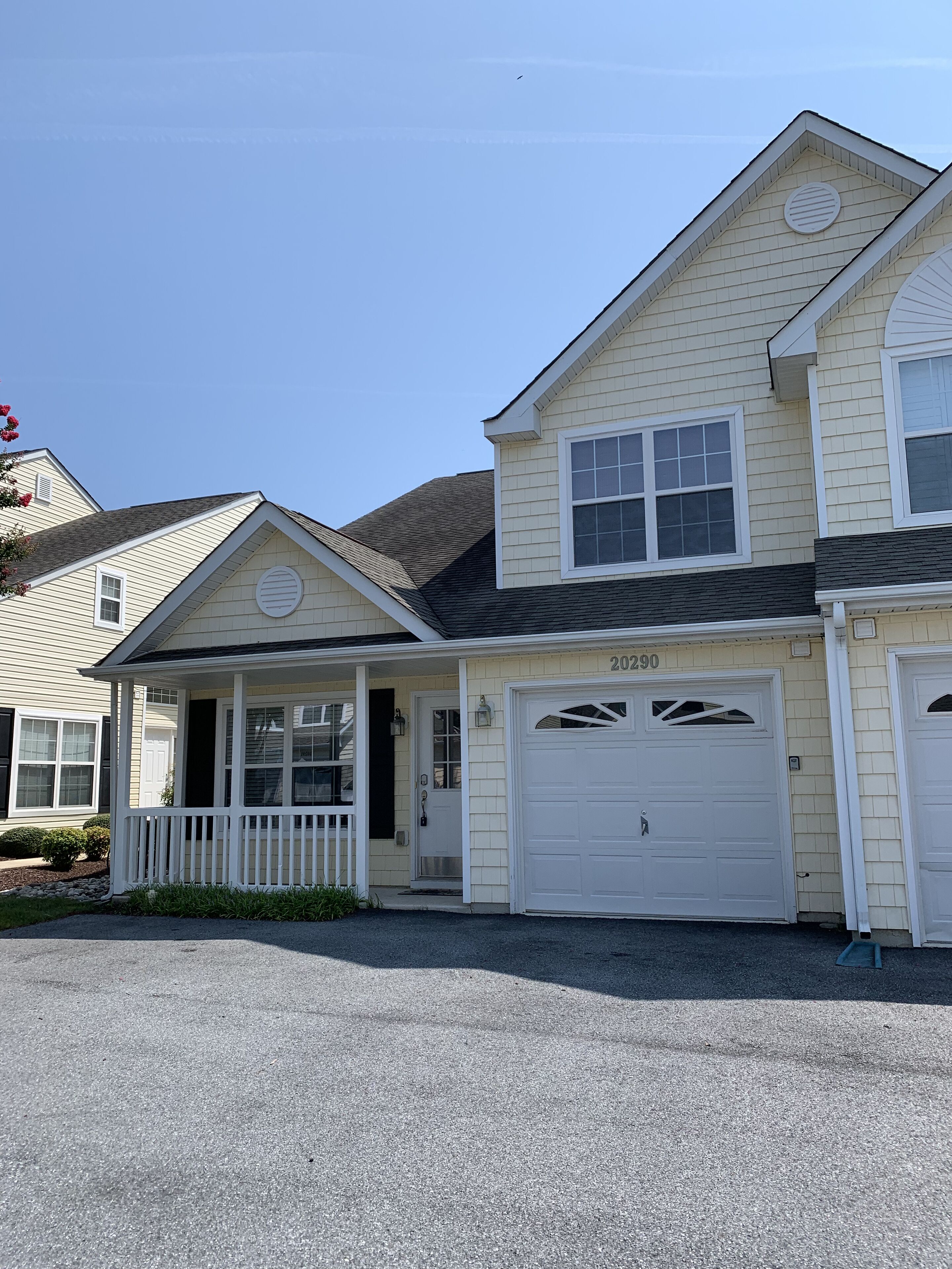 Rehoboth house, close to beach, shopping and restaurants, community pool