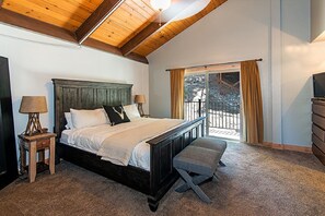 8 Schlafzimmer, Schreibtisch, Bügeleisen/Bügelbrett, WLAN