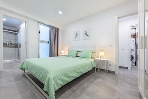 3 bedrooms, iron/ironing board, travel crib, free WiFi