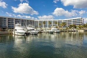 Marina - 3/3 with grill on balcony, amazing views, bay front  (Orange Beach)