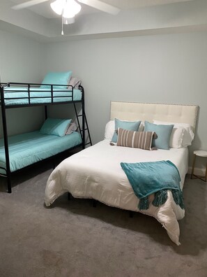 Room - 3/3 with grill on balcony, amazing views, bay front  (Orange Beach)