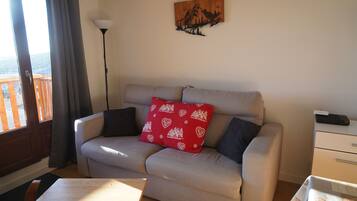 TV, fotballspill og stereoanlegg