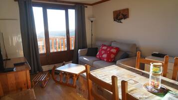 TV, foosball, stereo