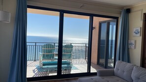 Smart TV, video games, DVD player, books