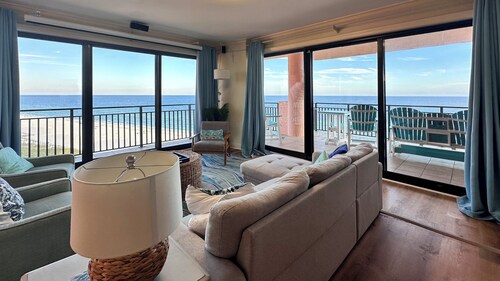 Rare 8+ miles Ocean Beach Views, Unique Kid's Den, 120" Theater Screen, 5 Pools