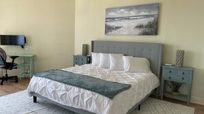 3 bedrooms, desk, iron/ironing board, free WiFi