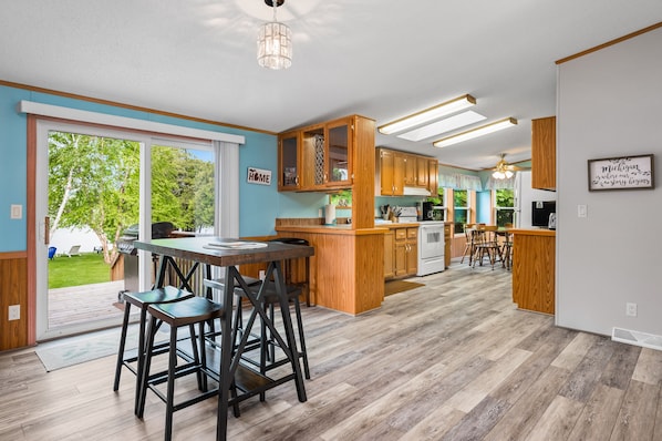 Fridge, stovetop, coffee/tea maker, toaster