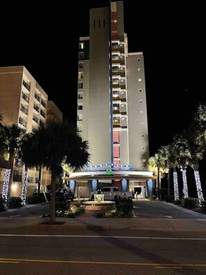 Exterior - CRESCENT WAVE OCEANFRONT / PRIME Location (Myrtle Beach)