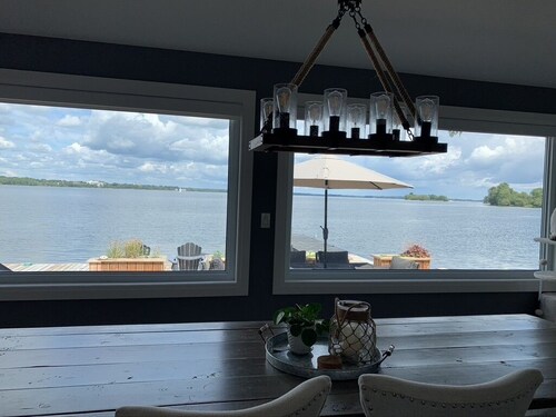 Beautiful Lakehouse in Price Edward County on the Bay of Quinte