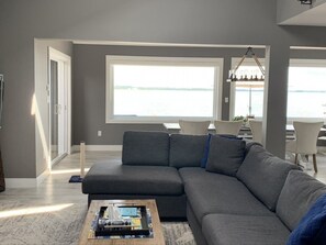 Smart TV, fireplace, offices