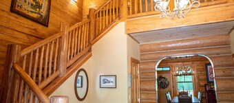 Ritz on the River - Gorgeous Log Cabin in the Heart of Town and Along the Lake Fork of the Gunnison