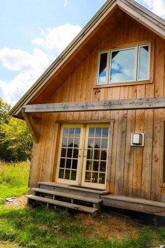 Coastal Maine Nature Retreat Cabin on Flower Farm