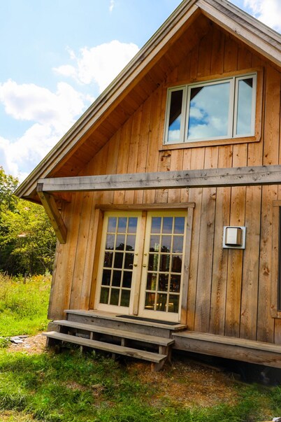 Coastal Maine Nature Retreat Cabin on Flower Farm