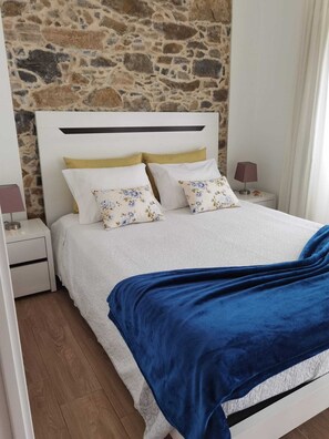 2 chambres, accès au Wi-Fi (inclus), literie fournie