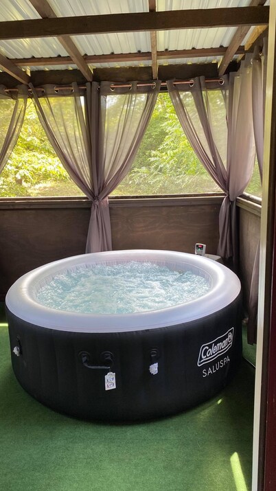 Hot Tub, Fire Ring, Charcoal Grill, Hocking Hills, Buckeye Lake, Legend Valley