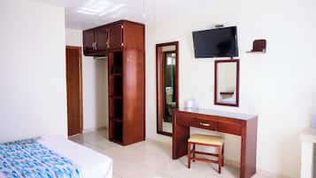 Habitación Confort doble, 2 camas dobles | Wifi gratis y ropa de cama