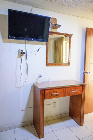 Economy Room | Free WiFi, bed sheets - Hotel Acuario  (Ocotlan)