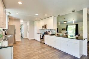 Fridge, dishwasher, coffee/tea maker, high chair