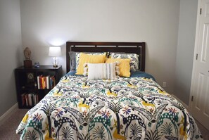 5 bedrooms, desk, iron/ironing board, WiFi
