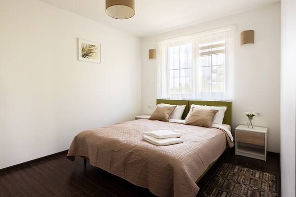 1 bedroom, desk, iron/ironing board, free WiFi