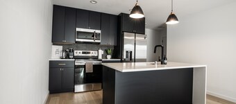 *THE BLACK SHEEP* - Modern, Unique & Clean - BY MSU