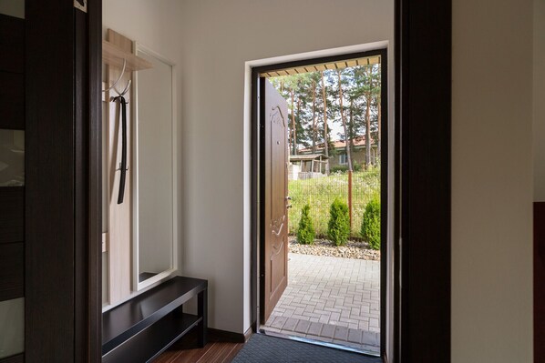 المنشأة من الداخل