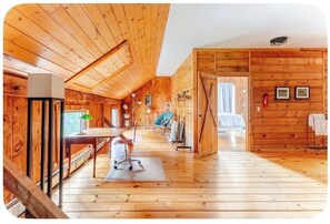 Interior - Mountain Top Escape (Putney)