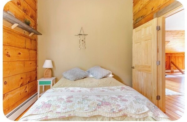 Room - Mountain Top Escape (Putney)
