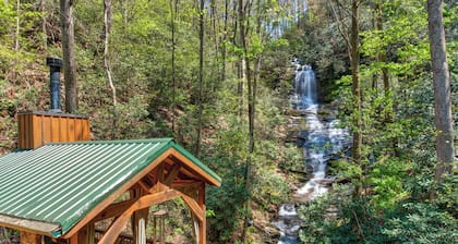 Black Bear Lodge by Jackson Mountain Rentals