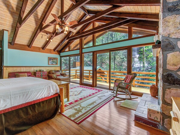 Studio (6 Bedrooms) | Property amenity