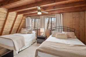 3 bedrooms, WiFi, bed sheets, wheelchair access