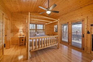 4 bedrooms, travel crib, free WiFi, bed sheets