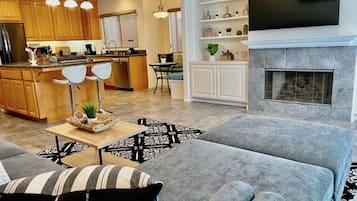 Smart-tv en een open haard