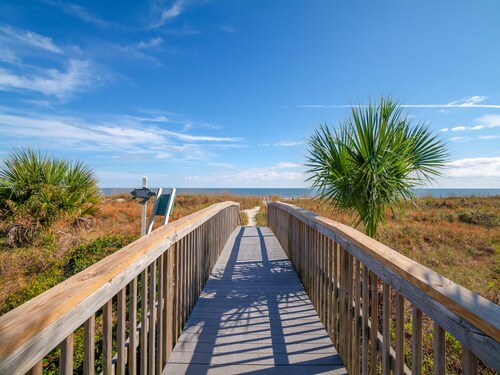 Hilton Head Island Beach & Tennis Resort by Hilton Head Retreats