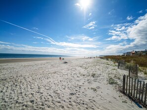 På stranden
