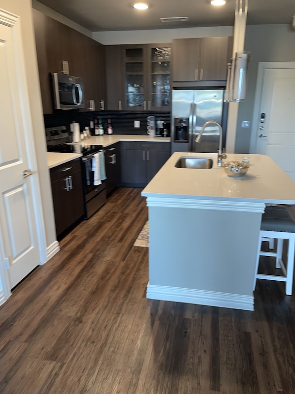 Fridge, microwave, oven, stovetop