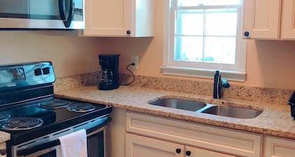 Beautiful apartment in Historic Downtown area, perfect for long term stays